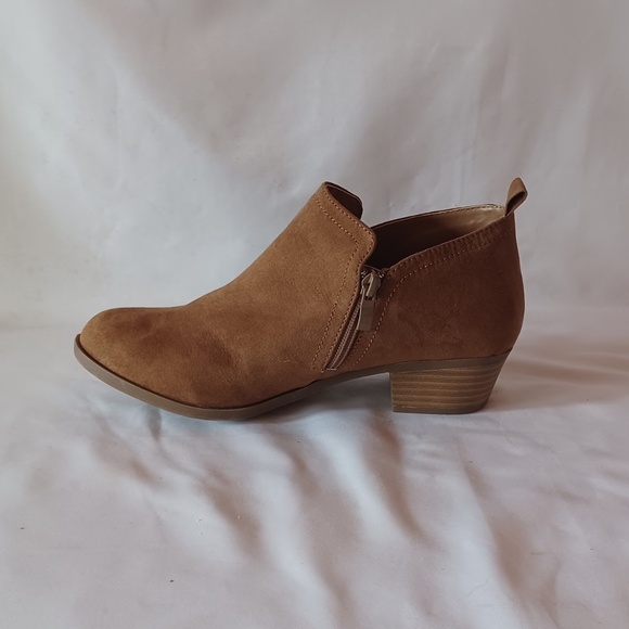 Torrid Ankle Booties Side Dip Cognac Brown Faux Suede Zip Size 7.5W - Picture 7 of 11